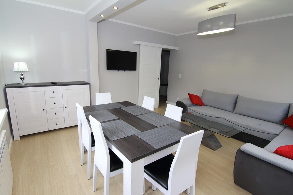 - Slowackiego Apartment *